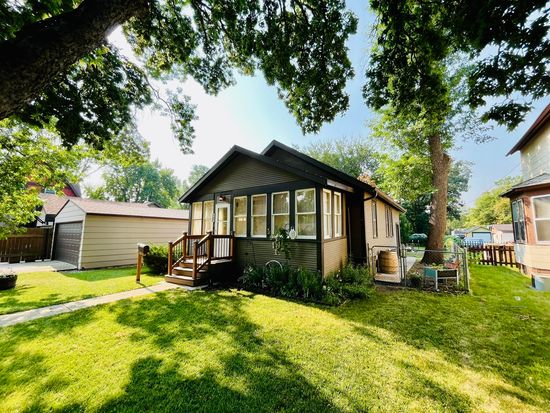 712 9th Ave SE, Aberdeen, SD 57401