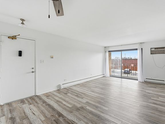 4th image of 2 E Dundee Quarter Dr #B201