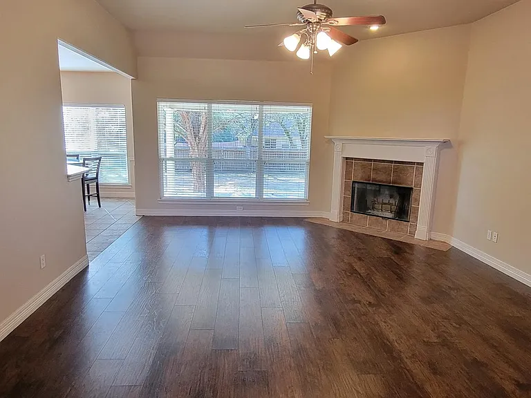 4 Hollywood Ct — Photo 2