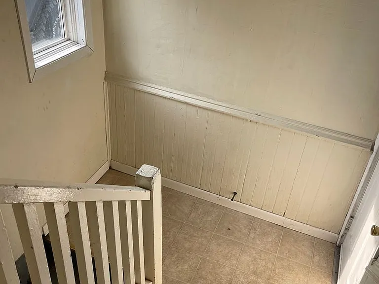 514 W Lincoln Ave — Photo 6