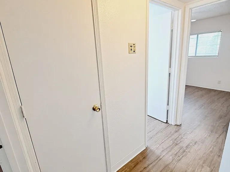 3618 Lafayette Drive Ne — Photo 7