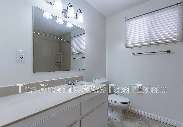 1001 E Campus Dr — Photo 19
