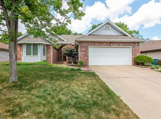 1805 W Westview St, Springfield, MO 65807