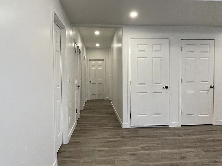 Hallway to bedrooms