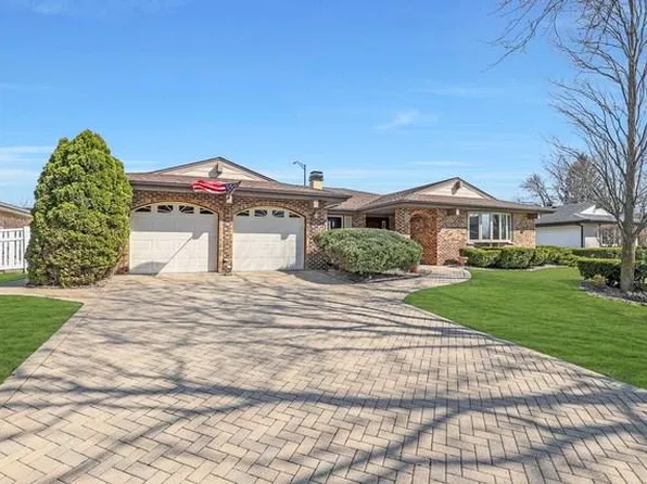 2108 Chilmark Ln, Schaumburg, IL 60193