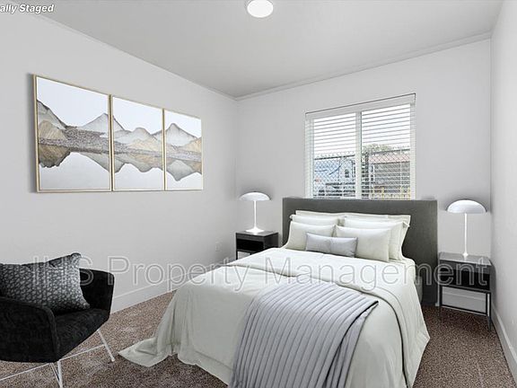 4th image of 452 S 40th Ave