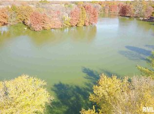 547 Community Beach Rd, Centralia, IL 62801