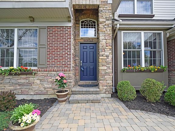 2nd image of 1729 Hunters Wood Ct