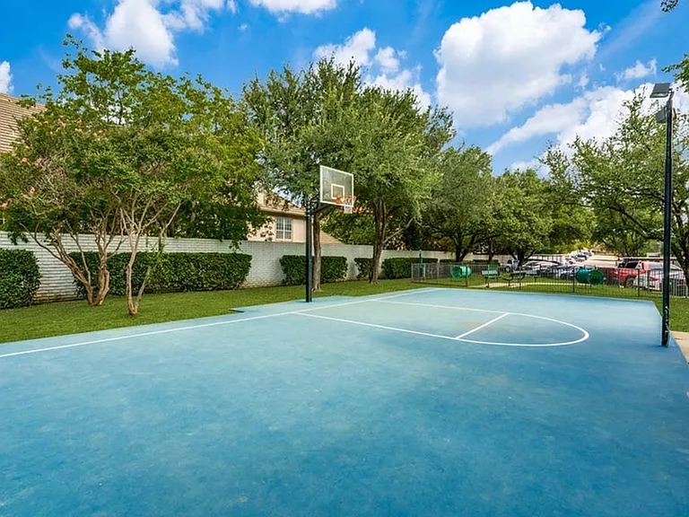 Estates at Las Colinas