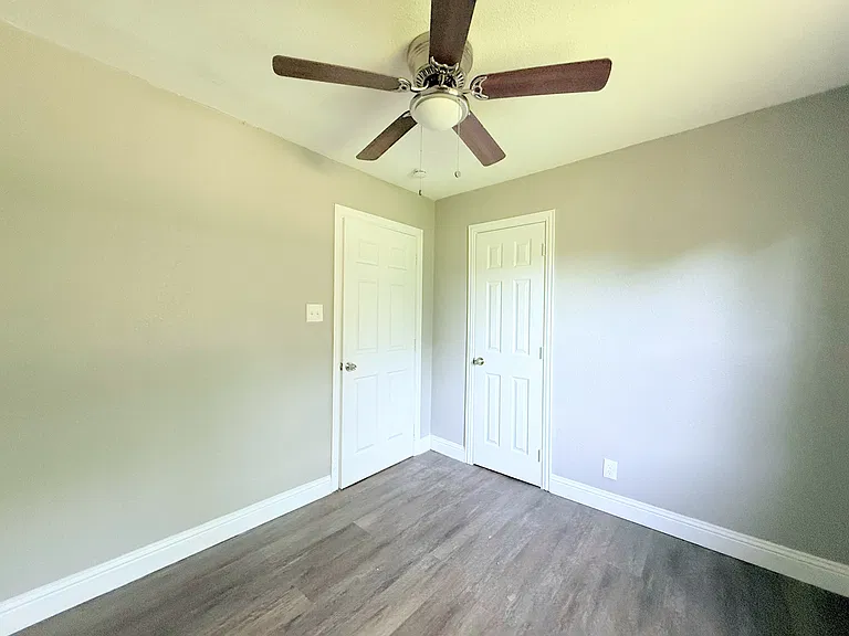 502 E Park Ave — Photo 15