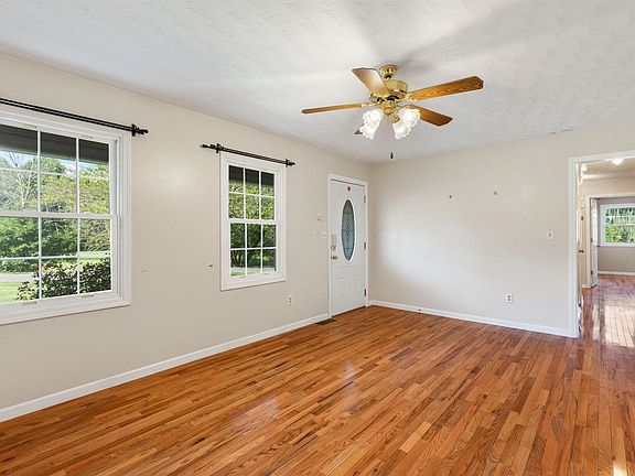4th image of 14227 Peaceful Valley Rd