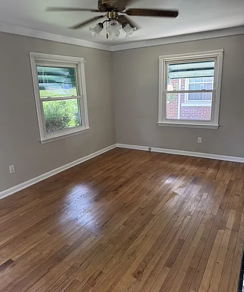 330 Hoover Ave — Photo 5