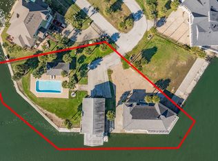 3910 & 3912 Bob Smith Dr, Galveston, TX 77554