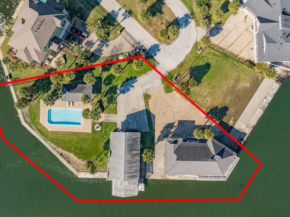 3910 & 3912 Bob Smith Dr, Galveston, TX 77554