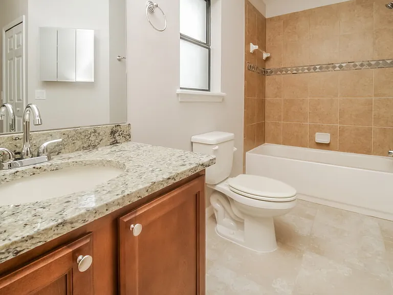 348 Ashton Woods Ln — Photo 10
