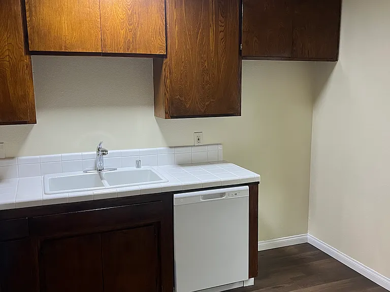 Magnolia Apartments — Photo 6