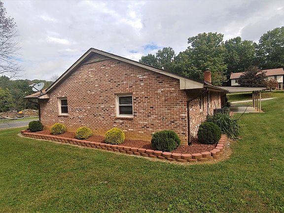 5th image of 4585 Roanoke St