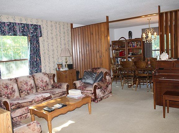 3rd image of 1 Meadow Ln
