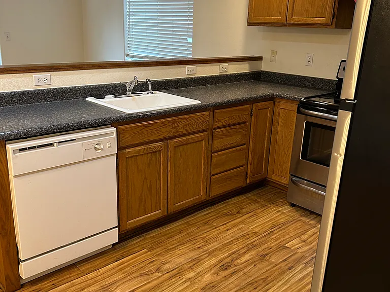 16319 NE Russell St #1 — Photo 2