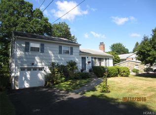 26 Willow Pkwy, New Windsor, NY 12553
