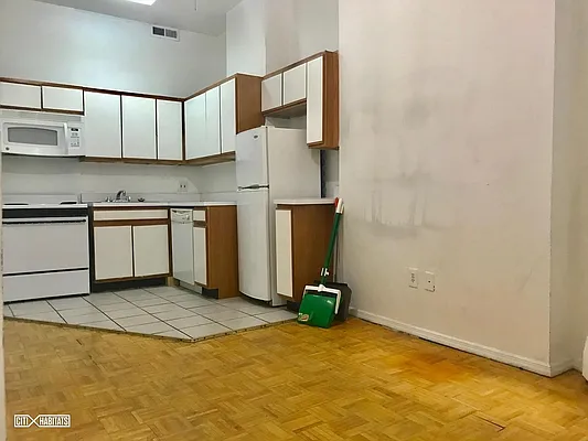 Rented by Citi Habitats | media 11