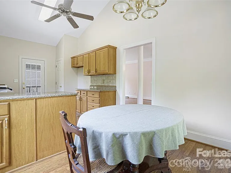 112 McConnell Dr — Photo 30