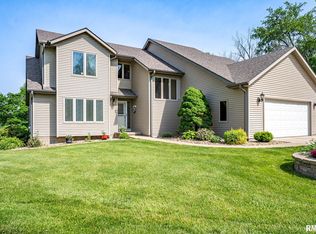 5104 S Cameron Ln, Mapleton, IL 61547