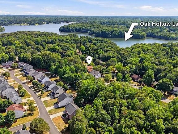 3rd image of 4518 Oak Hollow Dr