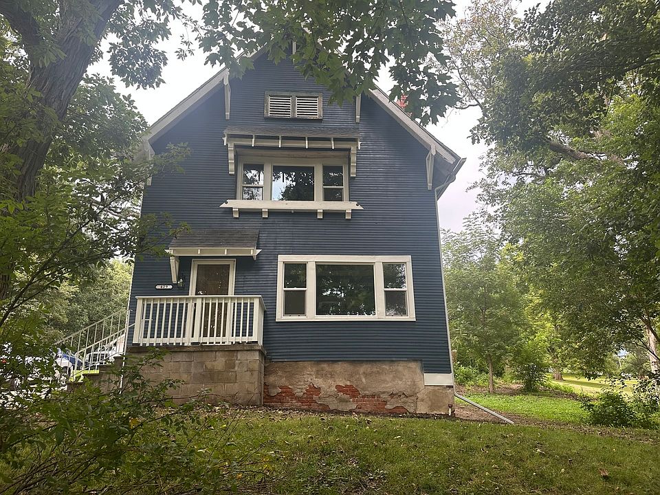 1st image of 429 W Main St