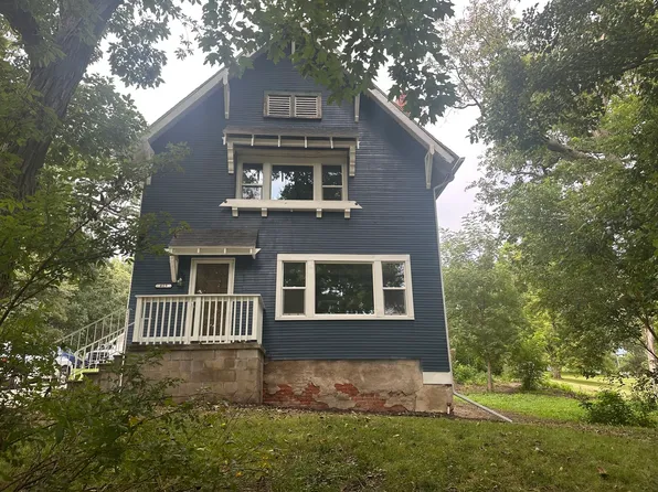 429 W Main St, Toulon, IL 61483