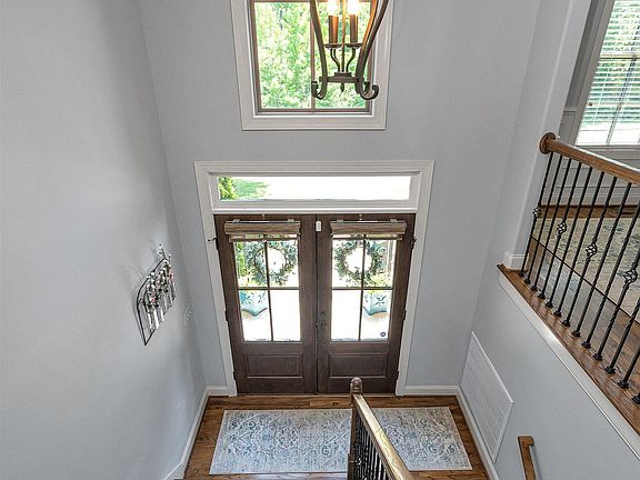 4th image of 392 Grey Oaks Dr