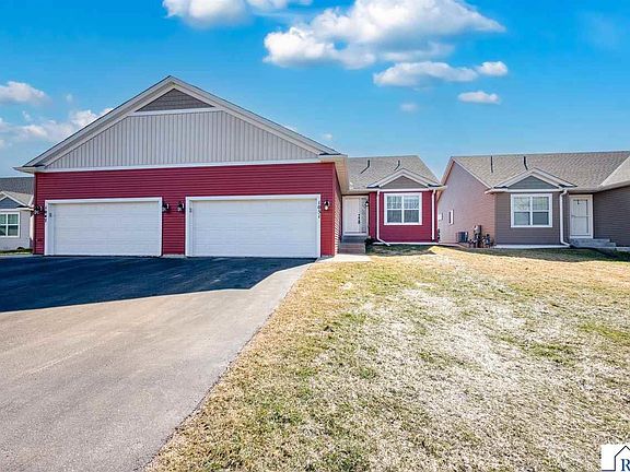 3rd image of 1051 Sakatah Ct