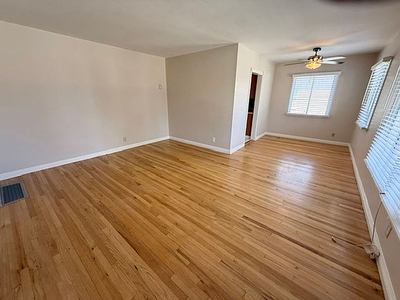 3rd image of 6008 Greenmeadow Rd