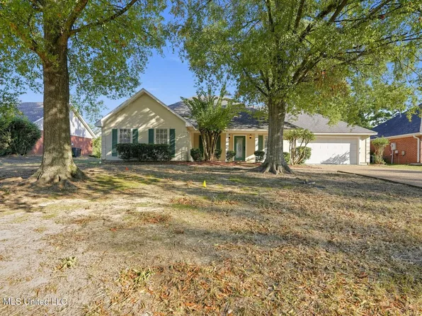 615 Olympic Dr, Flowood, MS 39232