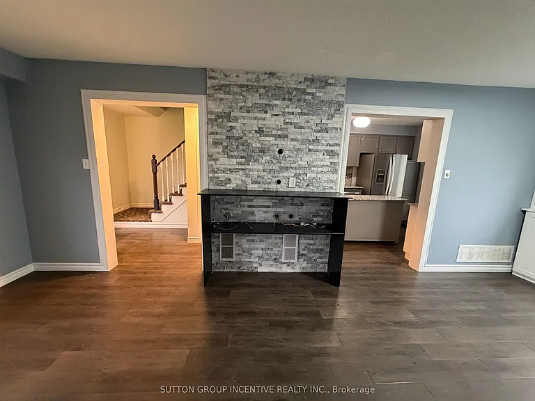 90 Moon Dr — Photo 6
