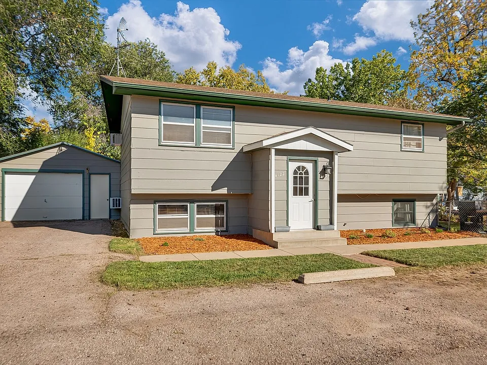 4120 Lakeview Dr