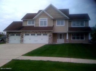 7643 Bingham Ave, Kalamazoo, MI 49009