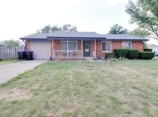 2007 Juniper Ln, Bloomington, IL 61701