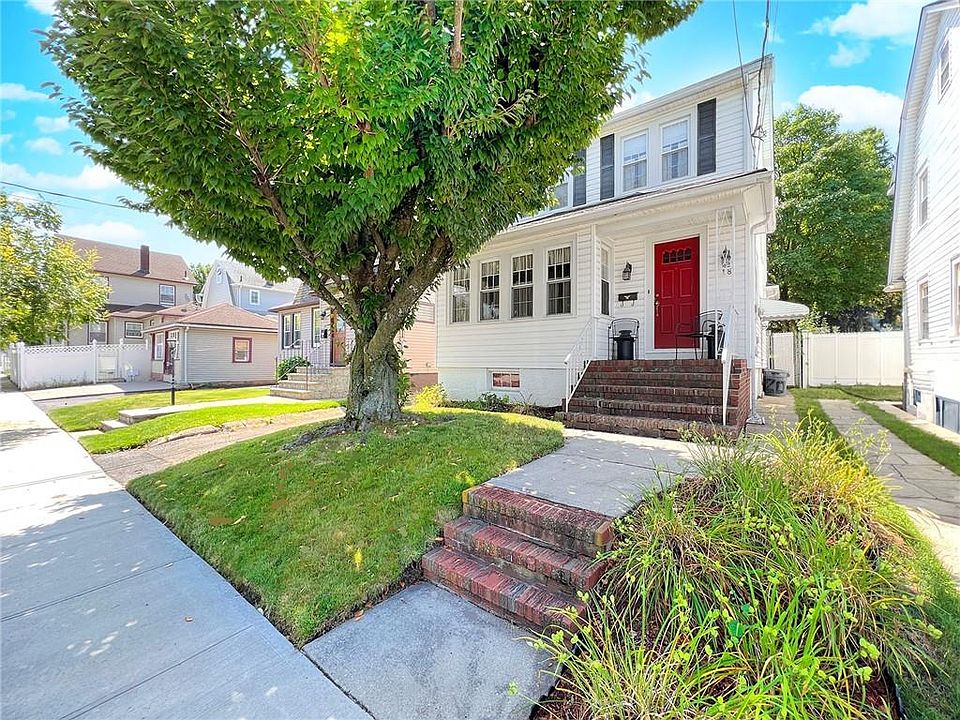 1st image of 18 Blaine Ct