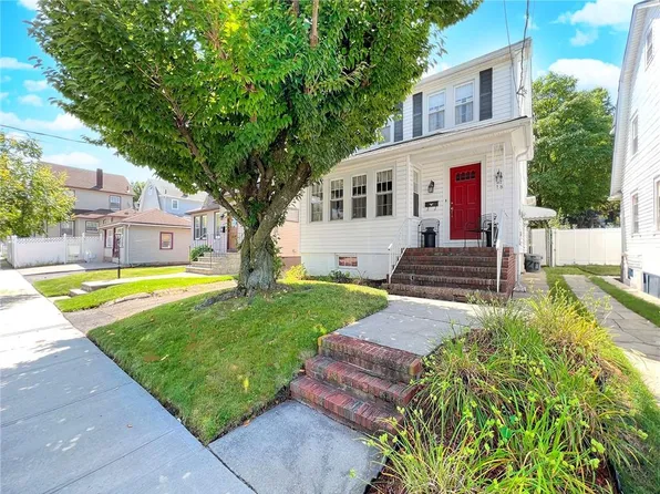 18 Blaine Ct, Staten Island, NY 10310