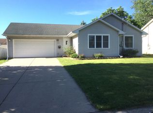 1221 W 4th St, Belvidere, IL 61008