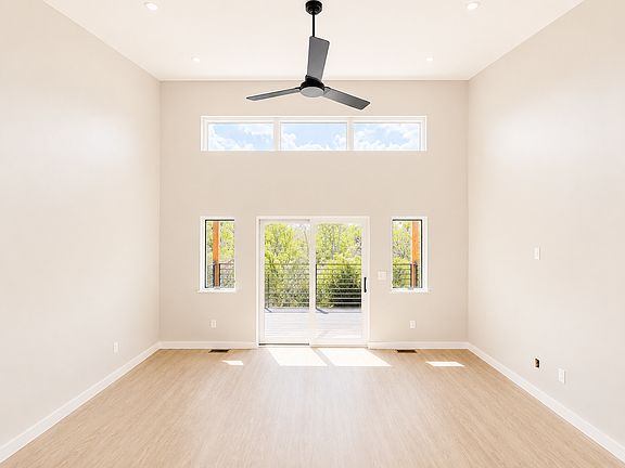 3rd image of 180 Mountain Shadows Dr