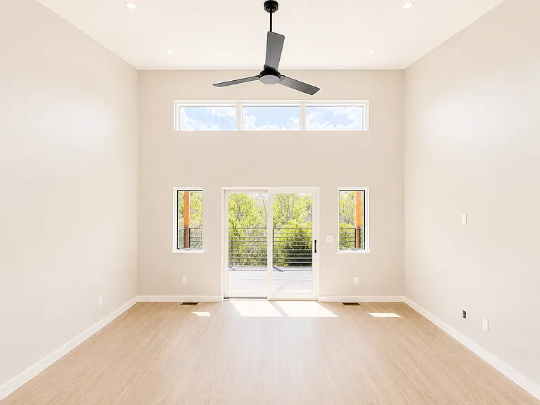 180 Mountain Shadows Dr — Photo 3