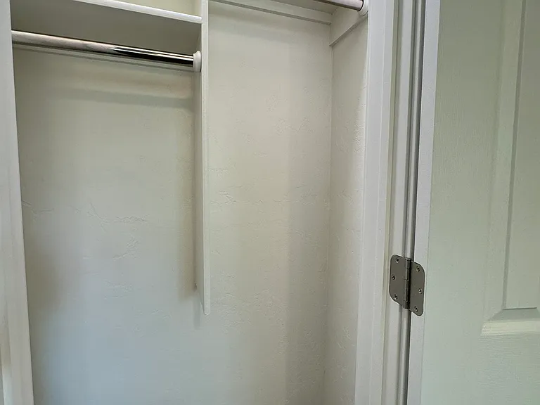 1442 E Broadway St — Photo 28