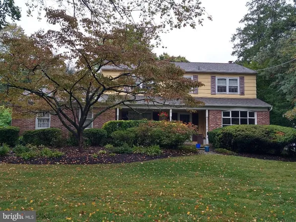 2549 Damian Dr, Hatboro, PA 19040