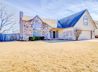 3709 S Dogwood Ave W, Broken Arrow, OK 74011