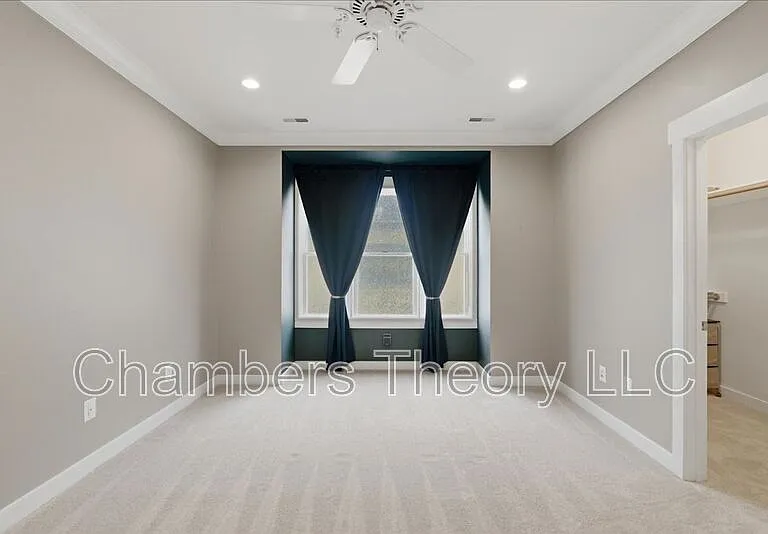 2735 Linden Ln — Photo 16