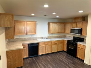220 S Grand St #220, Visalia, CA 93292