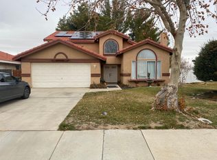 1519 Thomas Dr, Lancaster, CA