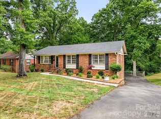 6115 Rosecrest Dr, Charlotte, NC 28210